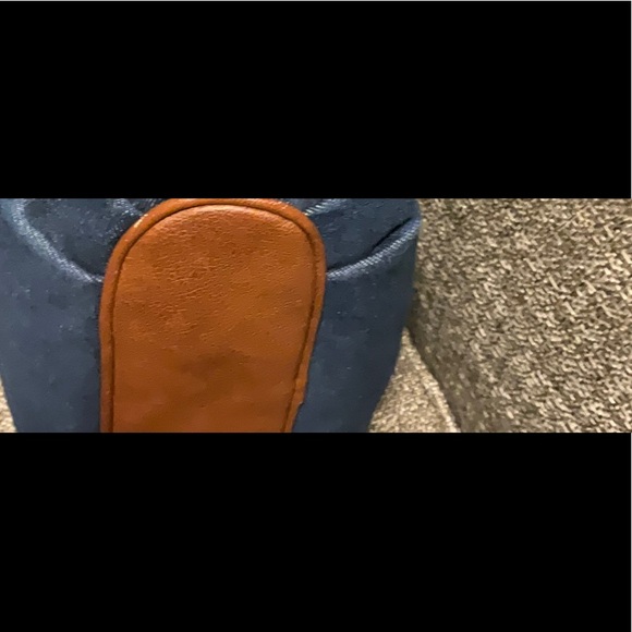 Liz Claiborne - Picture 4 of 6